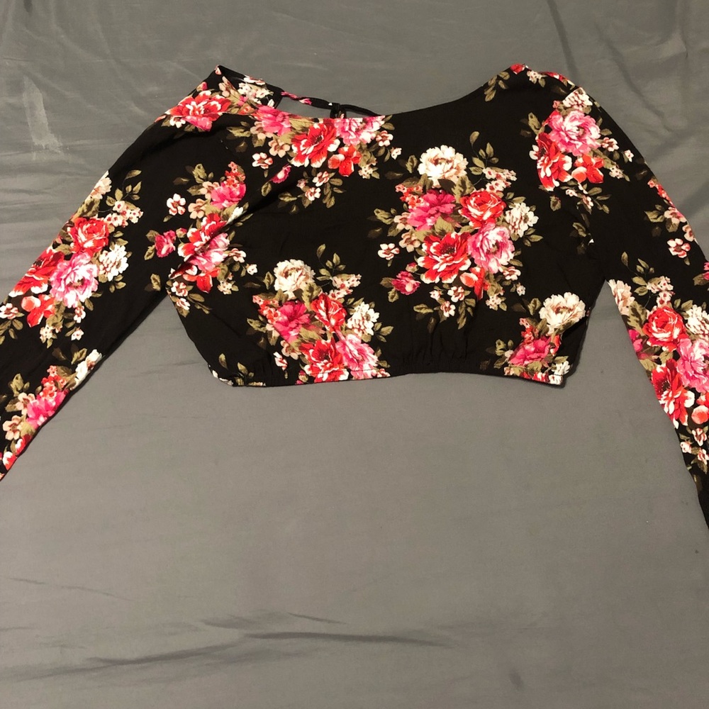 NWT long sleeve crop top shirt